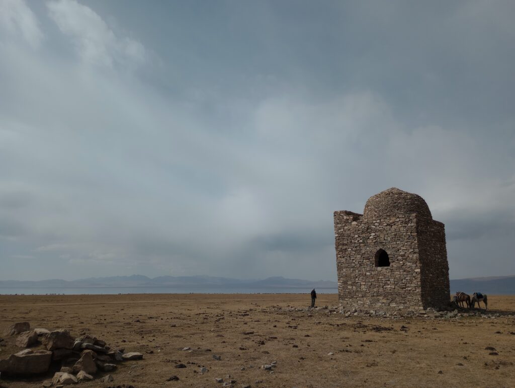 A monument to a folk hero